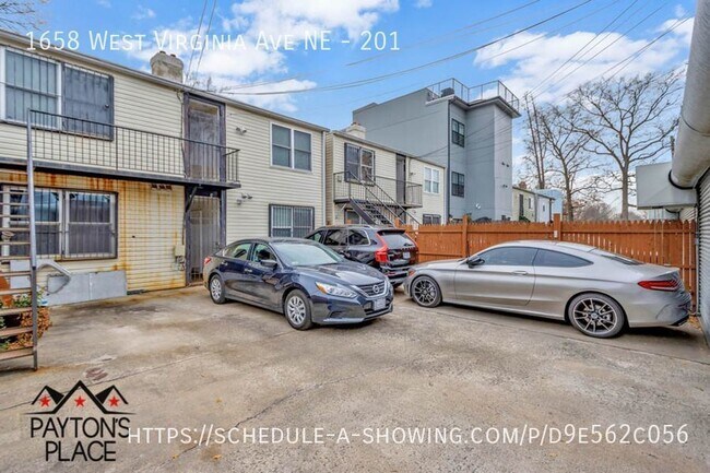 Foto del edificio - Renovated Condo with parking included