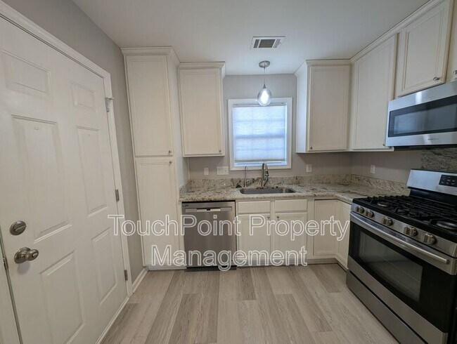 Building Photo - 4656 Sooner Ln