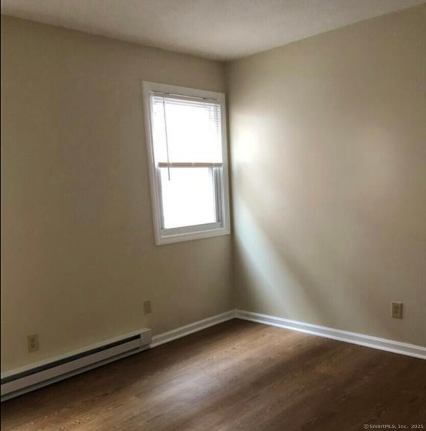 Building Photo - 179 Elm St