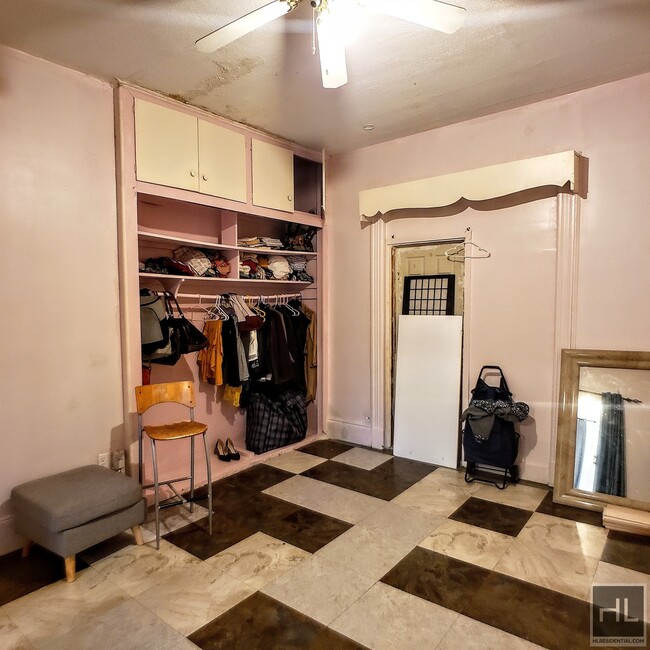 Foto del edificio - 2 BEDROOM IN BROOKLYN WITH BACKYARD!!