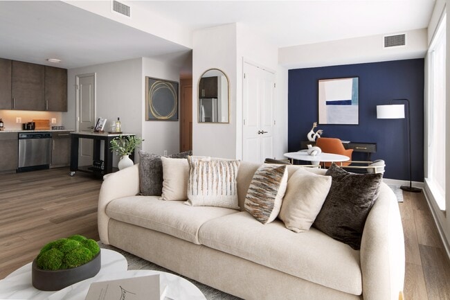 Building Photo - Ovation at Park Crest