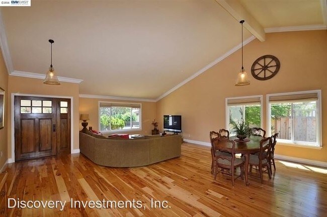 Building Photo - 260 Saint Christopher Dr