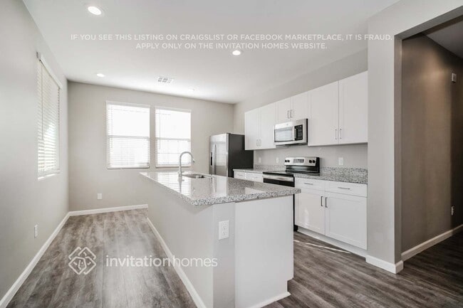 Foto del edificio - 5046 N 189th Dr