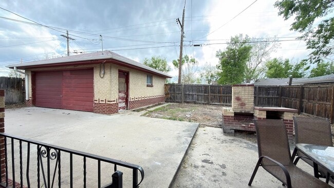 Photo - 1125 Dayton St Townhome