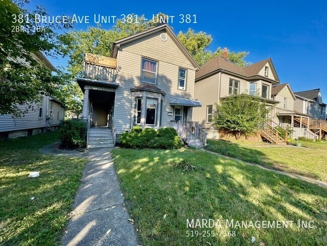 Building Photo - CHARMING 2 BED/1BATH MAIN UNIT DOWNTOWN WINDSOR + HYDRO & GAS