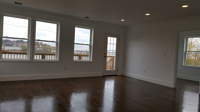 Foto del edificio - 373 Crescent Ave