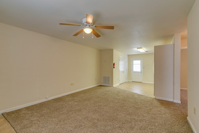 Foto del edificio - 219 Nowlin Dr