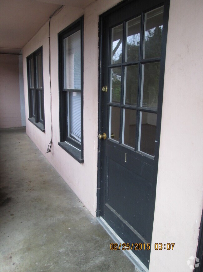 Building Photo - 226 S Main St