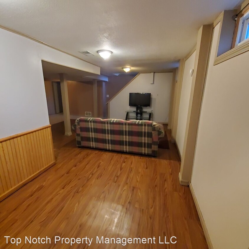Building Photo - 3 br, 1 bath House - 810 24th Ave