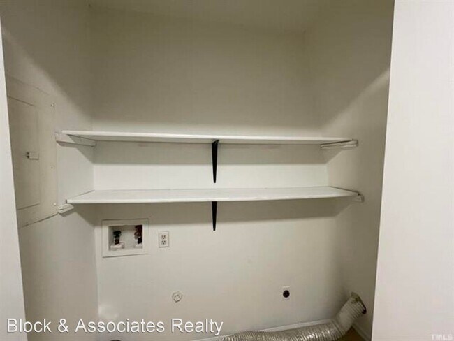 Foto del edificio - 2 br, 1 bath House - 612 Germaine Street, ...