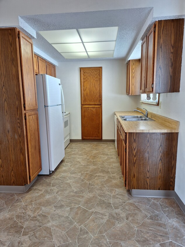 Building Photo - 1307 Galeta Ave