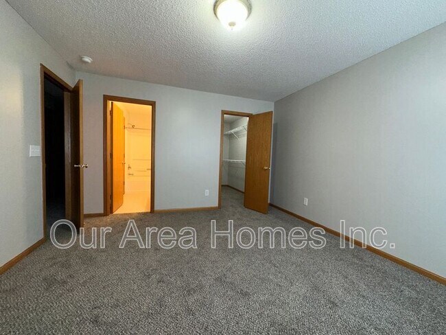 Building Photo - 7077 139th Ave NW