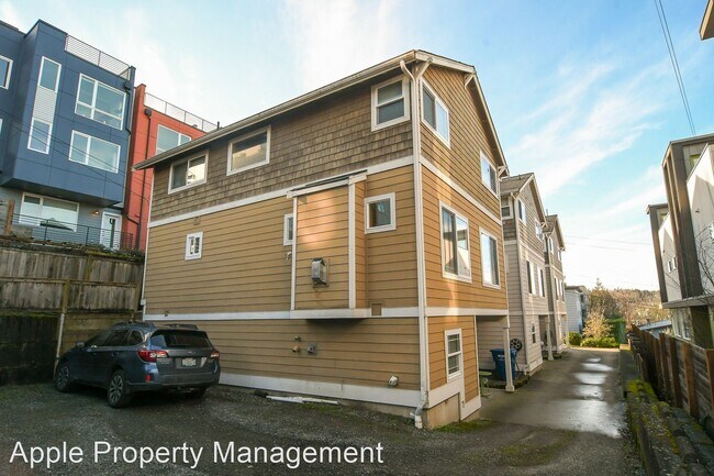 Building Photo - 4 br, 3 bath House - 3808 13th Ave West
