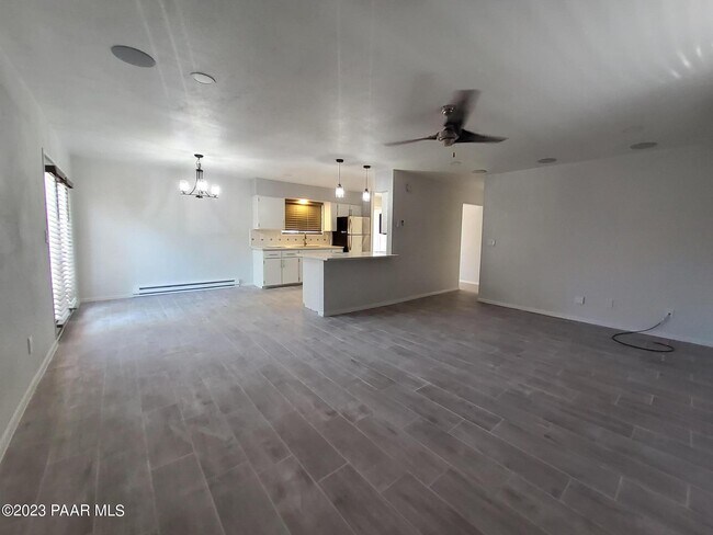 Building Photo - 3547 N Valorie Dr