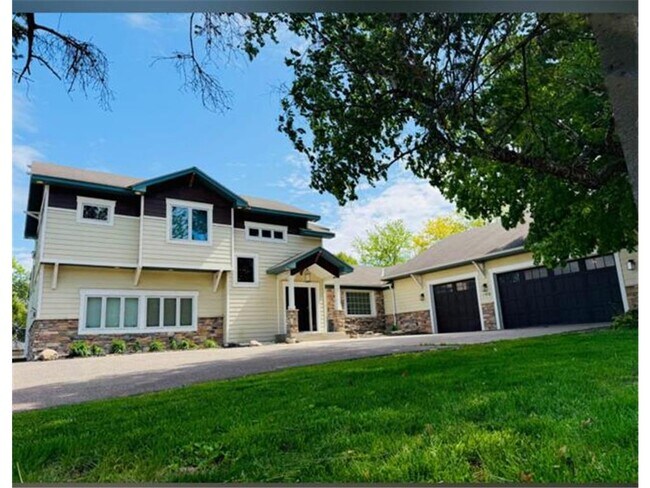 Foto del edificio - 190 Gleason Lake Rd
