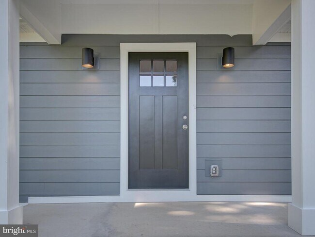 Foto del edificio - 14750 Jordan Ln