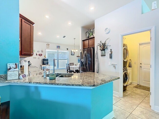 Foto del edificio - 649 Meadow Pointe Dr