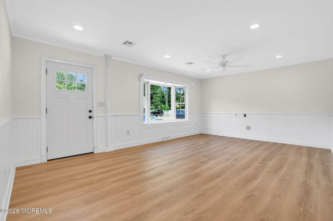 Building Photo - 12 Market St