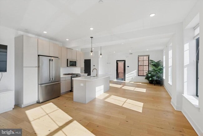 Foto del edificio - 2141 E Hagert St