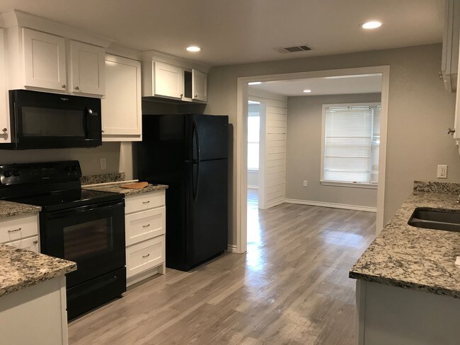 Foto del edificio - 1113 Big Rock St