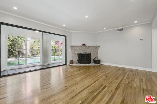 Foto del edificio - 5527 Columbus Ave