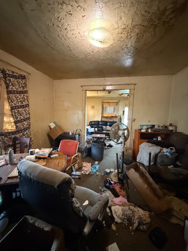 Foto del edificio - 1096 W Green St