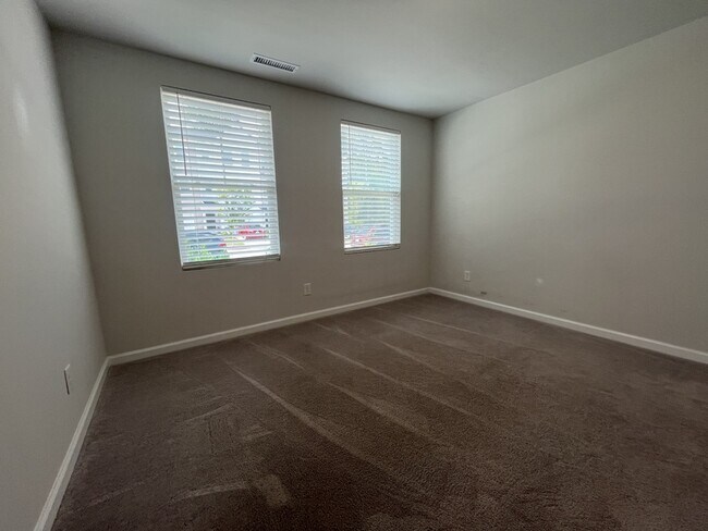 Building Photo - 2527 Laurel Valley Way