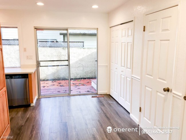 Building Photo - 3 br, 2.5 bath Townhome - 331 S Mary Ave