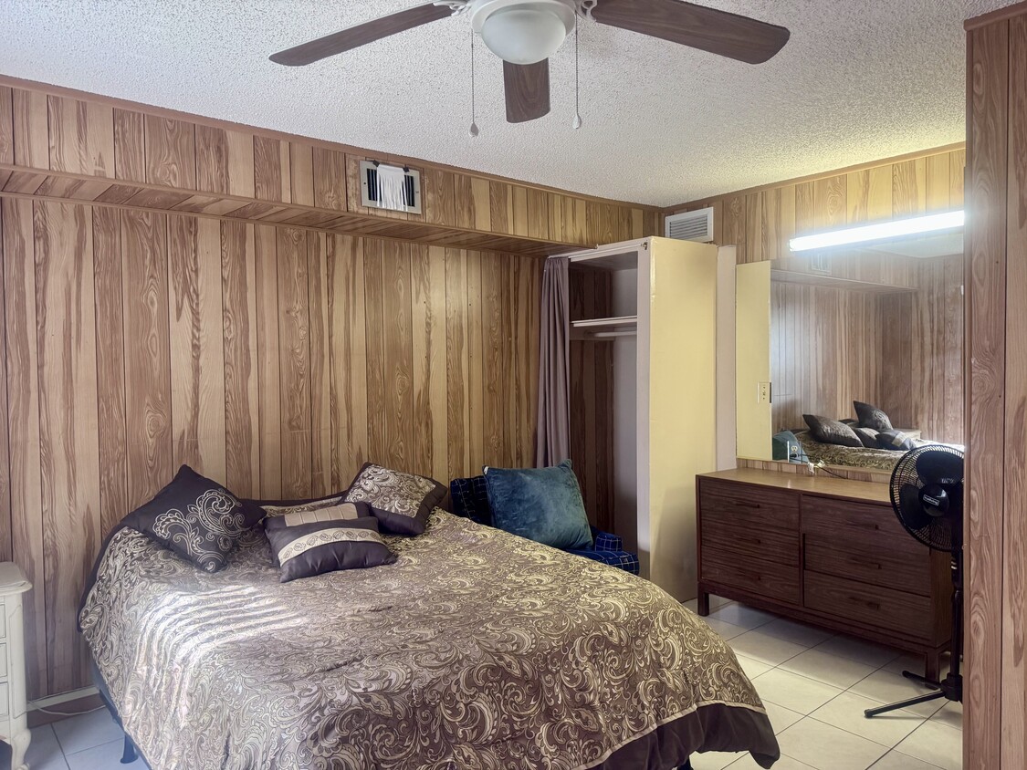 Foto del edificio - 6560 Grant Ct