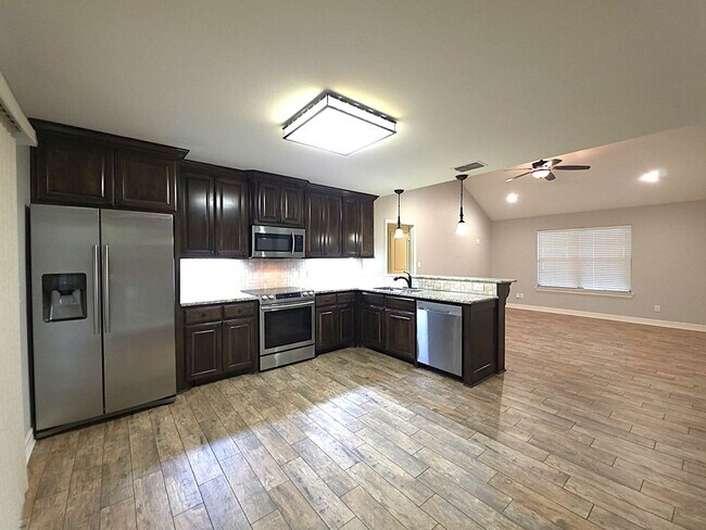 Foto del edificio - Ready to Move Into Your Dream Rental Home?