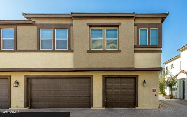 Foto del edificio - 14870 W Encanto Blvd