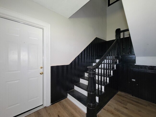 Foto del edificio - 711 Ave A Ave