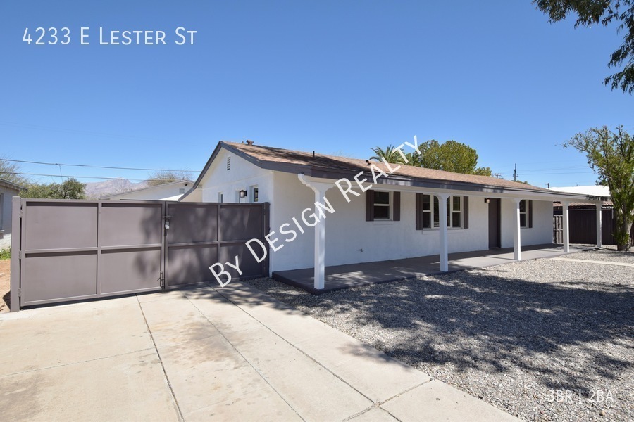 Primary Photo - 4233 E Lester St