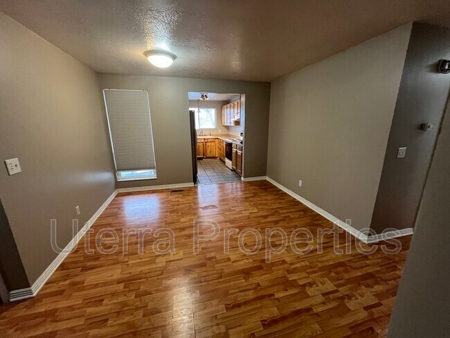 Building Photo - 333 E 4500 S