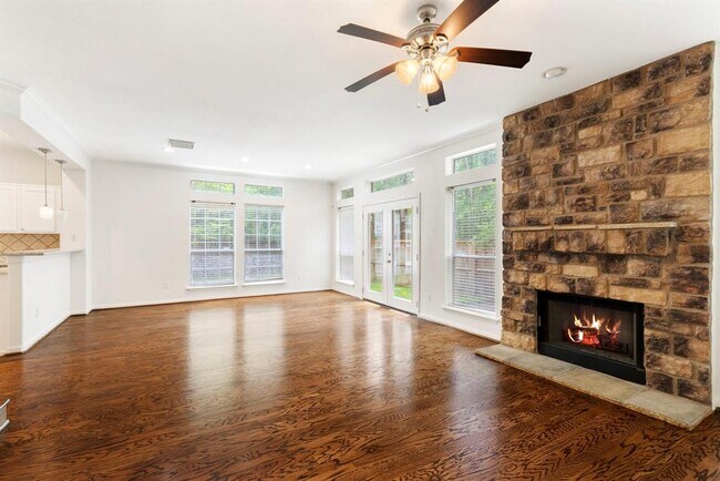 Foto del edificio - 19 Endor Forest Pl