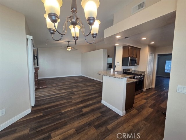 Building Photo - 730 Black Oak Cir