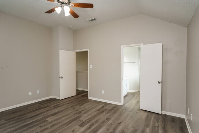 Foto del edificio - 18407 Heartland Ct