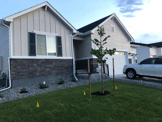 Building Photo - 1033 Urial Dr