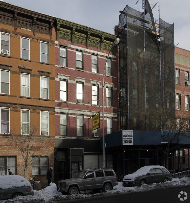 Primary Photo - 97 Greenpoint Ave