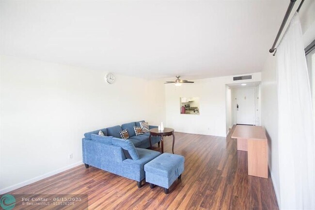 Foto del edificio - 2316 S Cypress Bend Dr