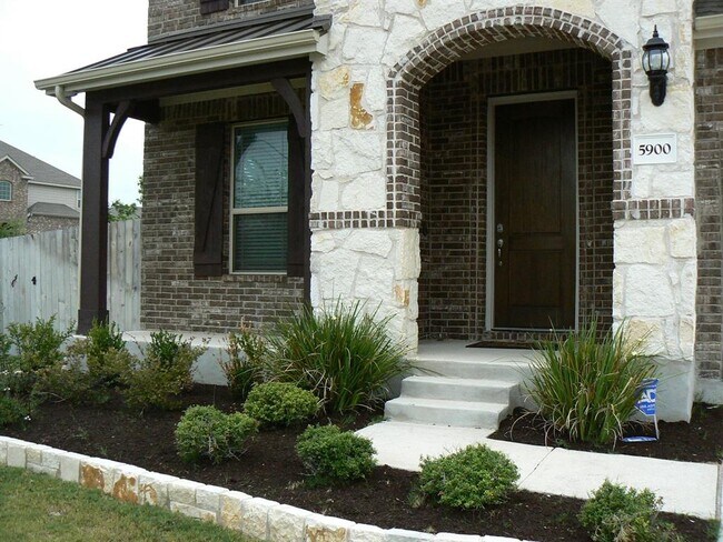 Building Photo - 5900 Bucine Cv