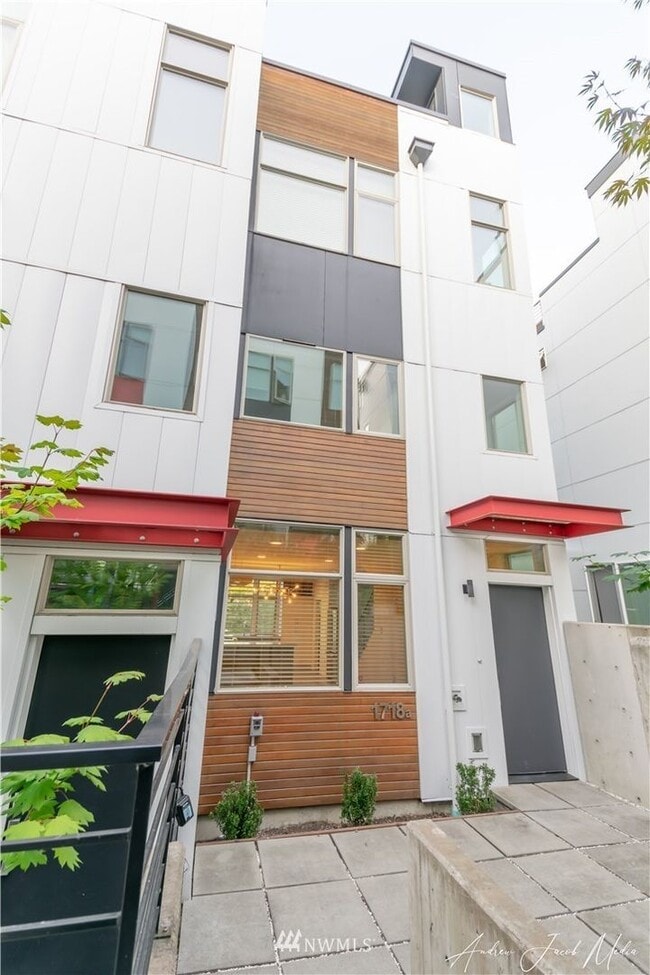 Building Photo - 3Bd/2.5Ba Seattle Townhome