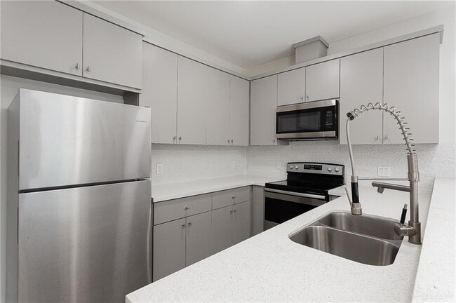 Building Photo - 10 Mulberry Ave