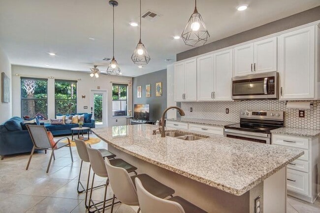 Building Photo - 2374 Post St