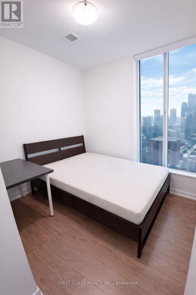 Building Photo - 203 College St