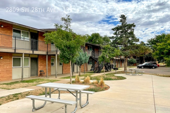 Building Photo - 2809 SW 28th Ave