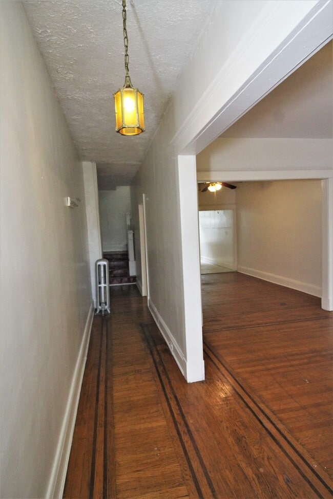 Building Photo - 2026/2027 JHU Off-Campus 3bd/1ba Rowhouse  w/ W/D & rear yard! -Available 6/9/26