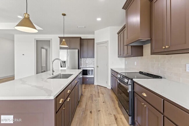 Foto del edificio - NEWLY CONSTRUCTED - 4 bedroom
