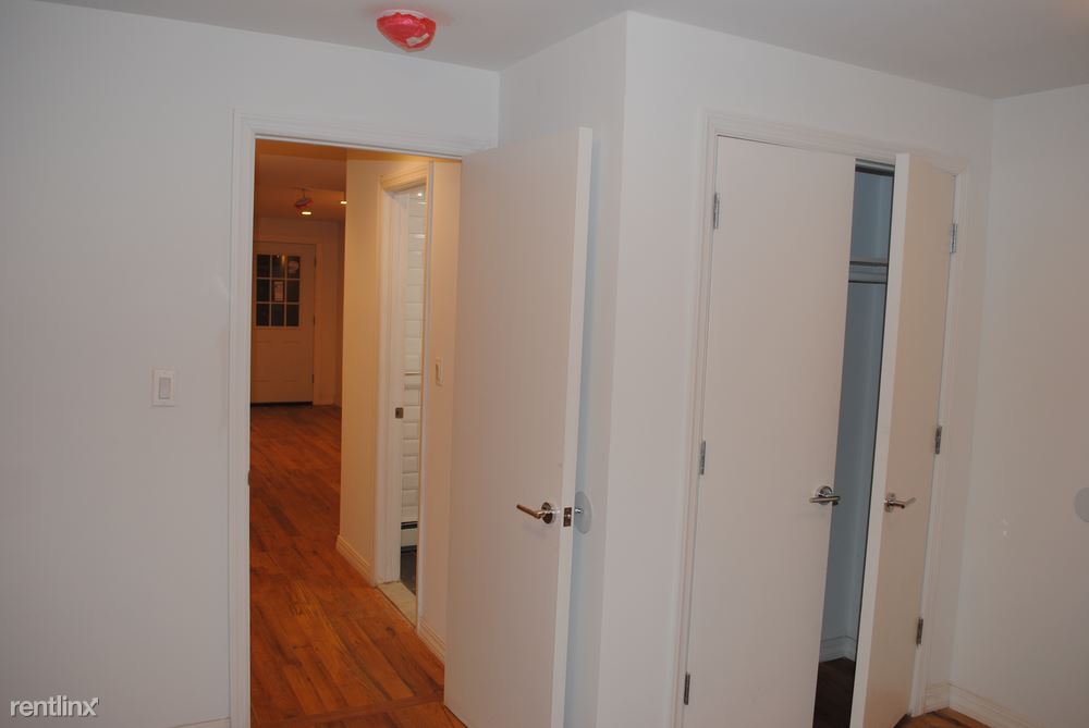 Primary Photo - 689 Greene Ave