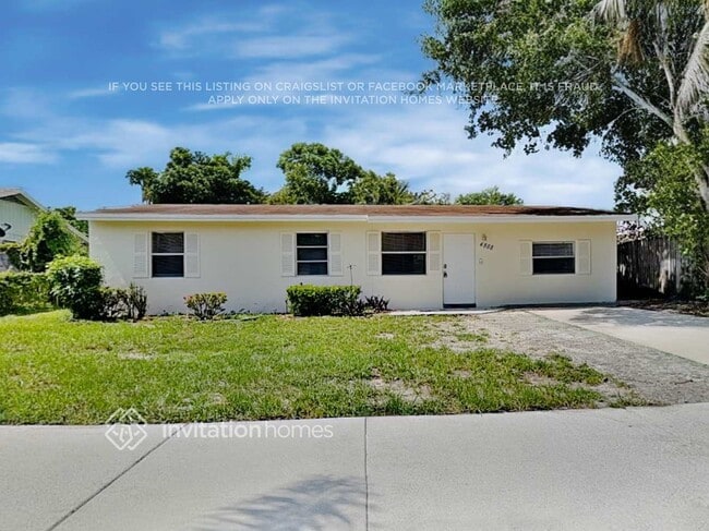Building Photo - 4888 Prince Dr